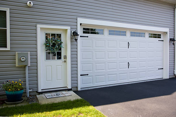 24/7 Emergency Garage Door Panel Replacement experts in Columbus, MN